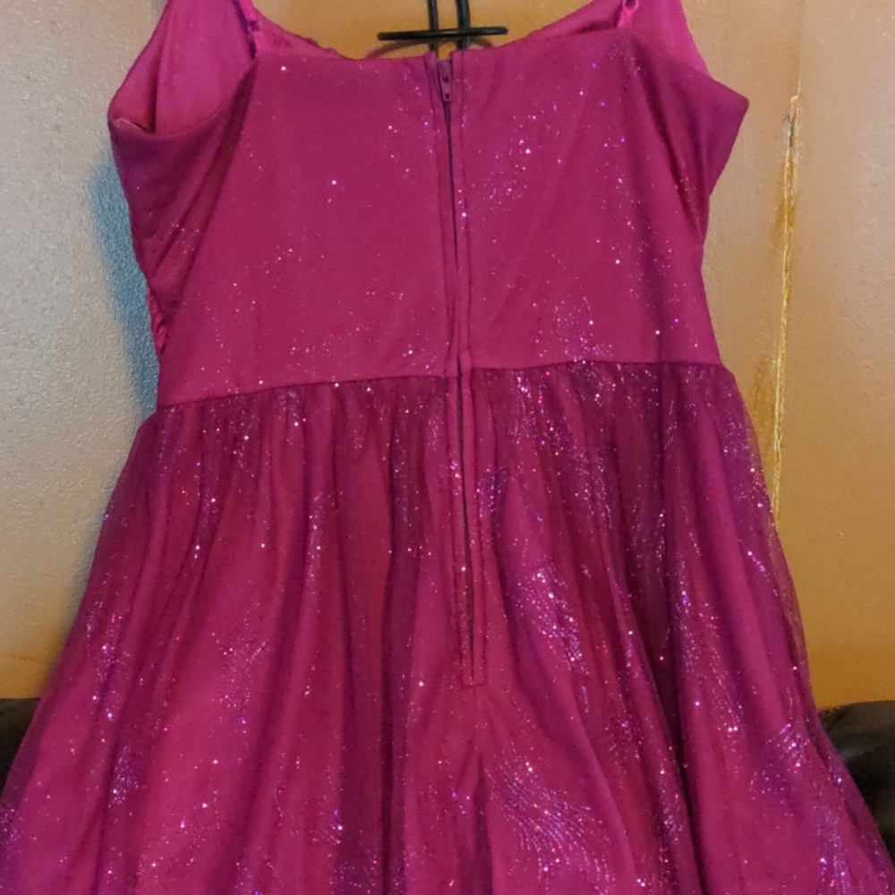 Dress - Picture 3 of 3